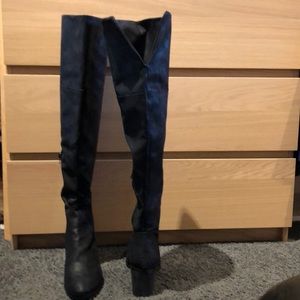 Over the knee sexy black boot